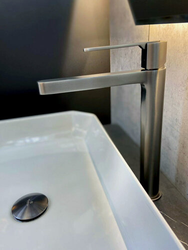 Изображение товара Смеситель для накладной раковины в ванную, высокий, на столешницу, оружейная сталь