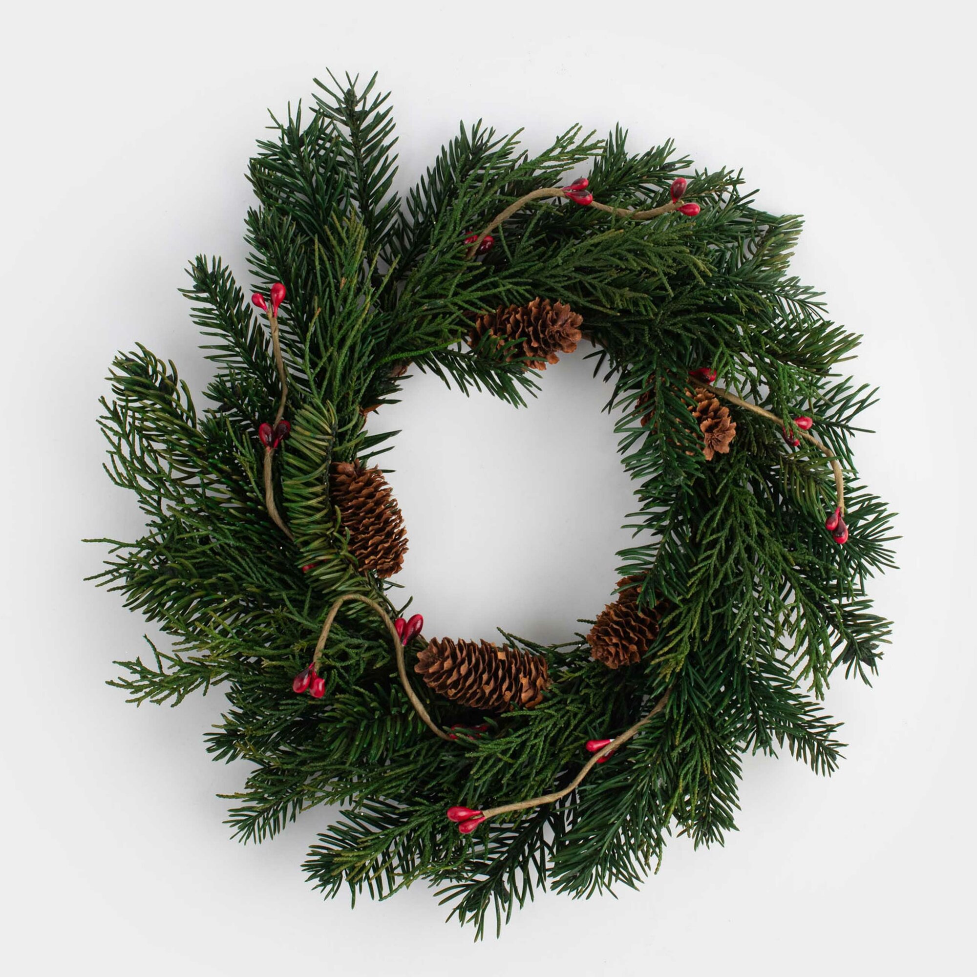 Венок декоративный 10/22 см дерево/пенопласт хвойный аромат Ягоды и шишки Bordo berry