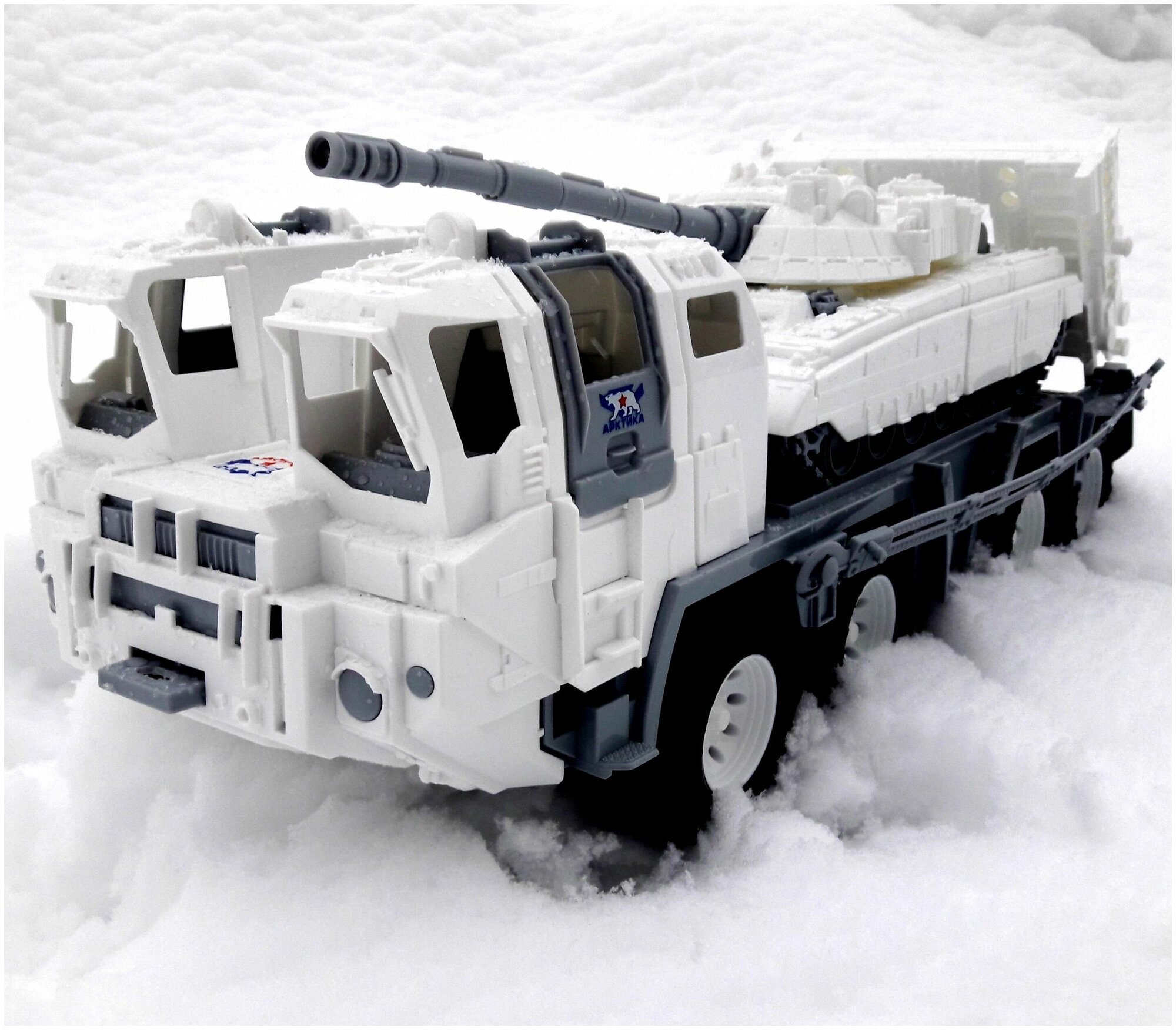 Игровой набор военной техники трейлер-тягач с танком (53 см) - зимний (белый) камуфляж
