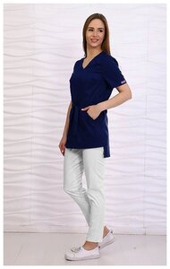 Туника/блузка медицинская женская Альба-С темно-синяя с поясом больших размеров. Куртка/рубашка рабочая удлиненная с разрезами стрейч. Спецодежда для женщин. Размер 48
