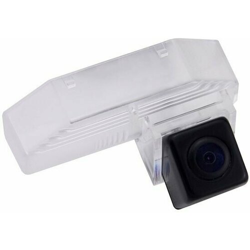 Камера заднего вида с матрицей CCD для Mazda 6 2007-2013 с углом обзора 175 5900₽