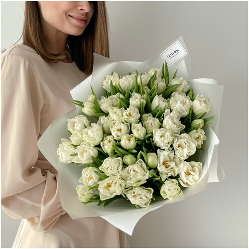 Белые пионовидные тюльпаны 45 шт - букет BE MINE 027