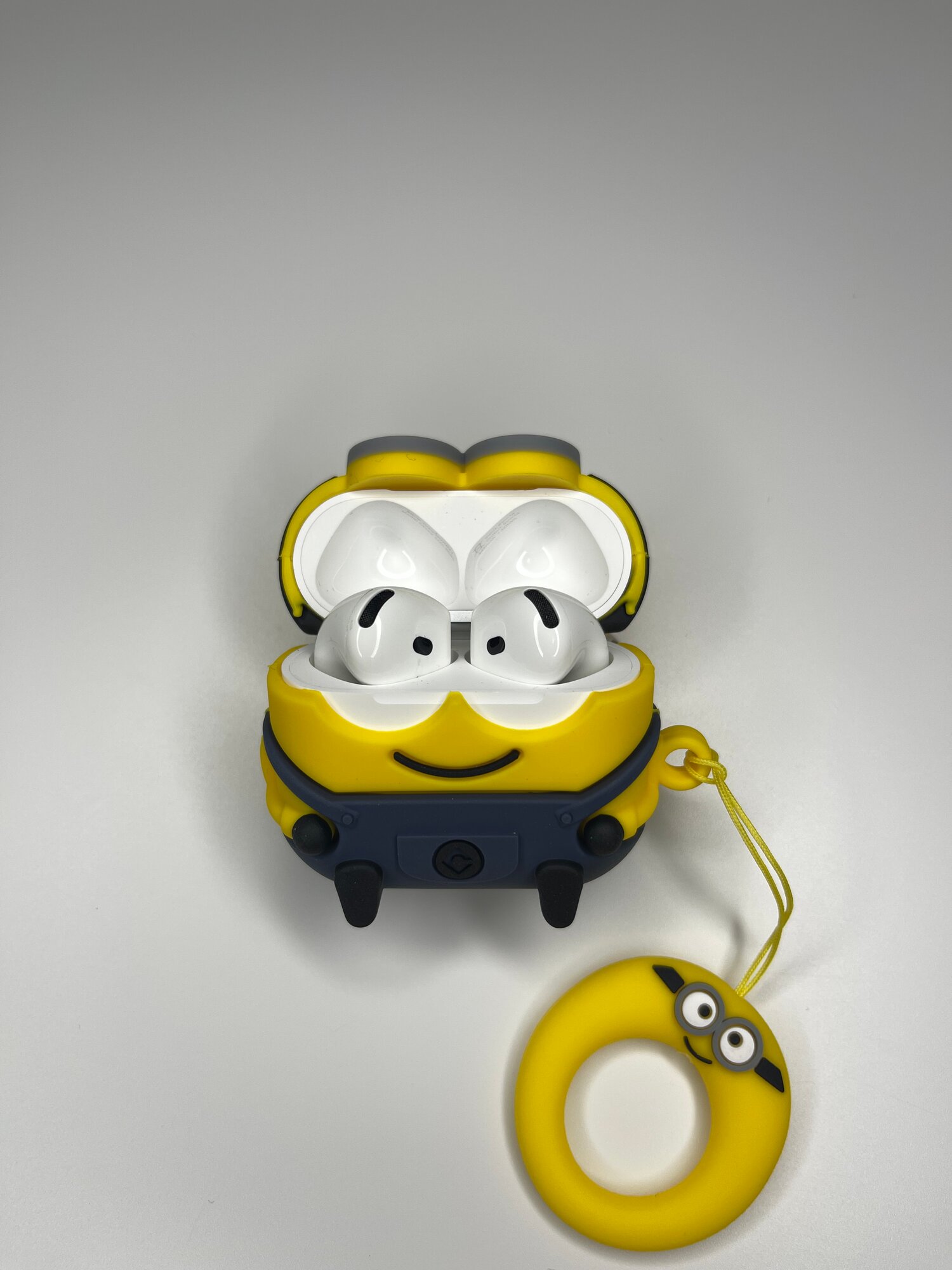 Чехол для наушников AirPods 4 миньон — фото 1
