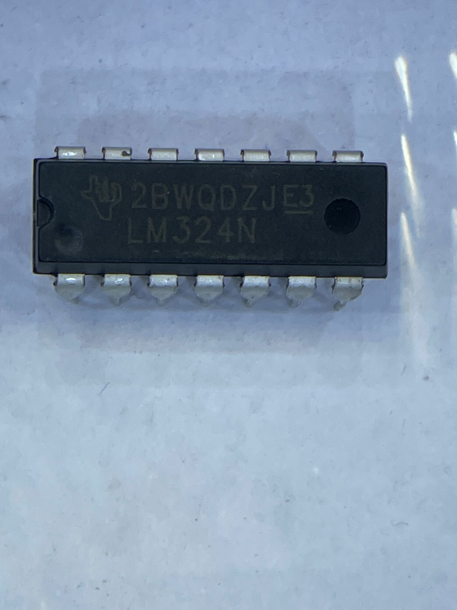 Микросхема LM324N, DIP14