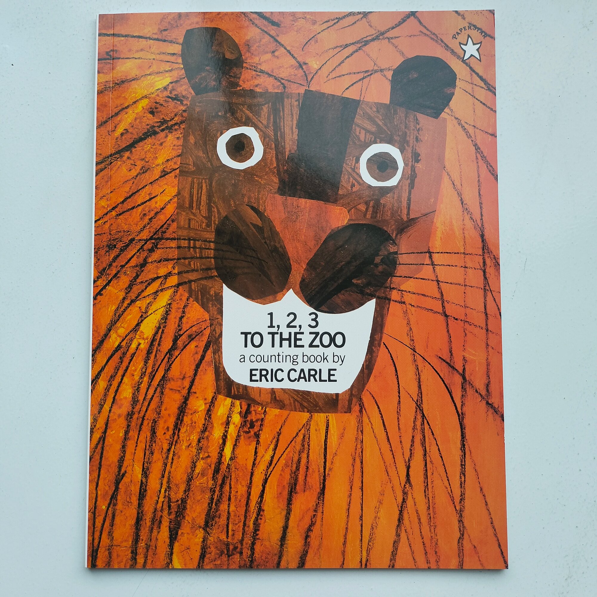 English Picture Book To The Zoo Eric Carle