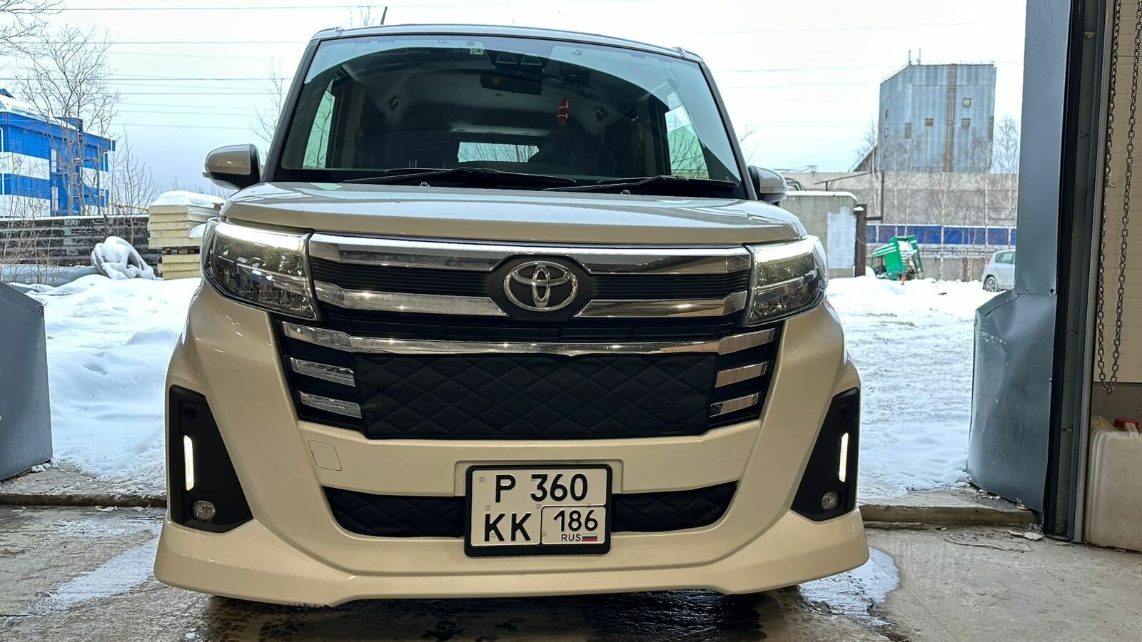 Утеплитель радиатора и бампера для Toyota Roomy Тойота Руми (2020-2024) I Рестайлинг