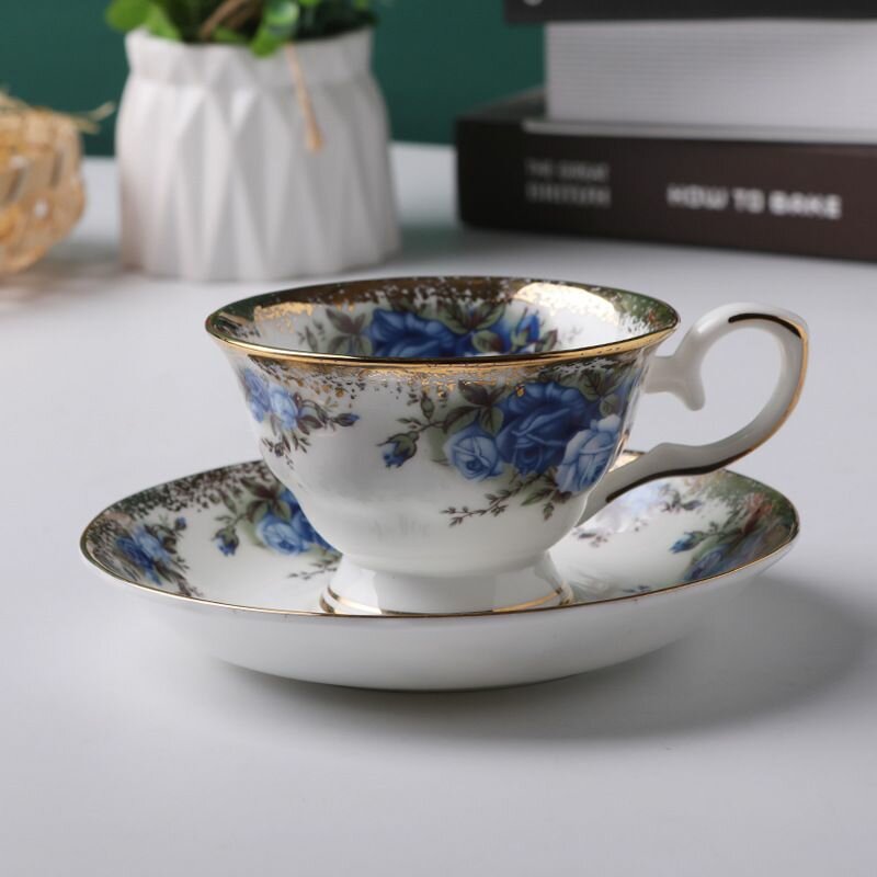 Чайная пара "Розы старой Англии", Фарфор, Royal Albert, Великобритания, вторая половина 20 века.