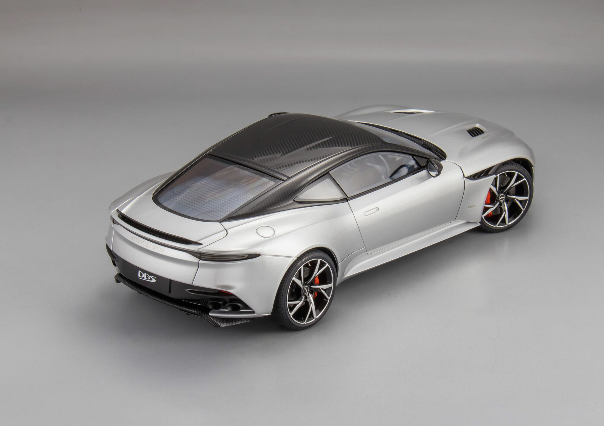 Масштабная модель Aston Martin DBS Superleggera - 2019 — фото 1
