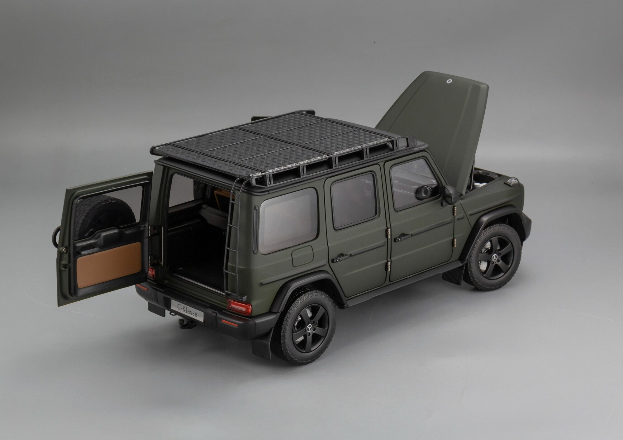 Масштабная модель Mercedes-Benz G-Class Professional Line (W465) — фото 1