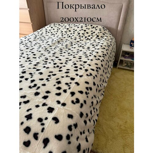 фото Плед-покрывало долматинец мягкий на кровать, шампань