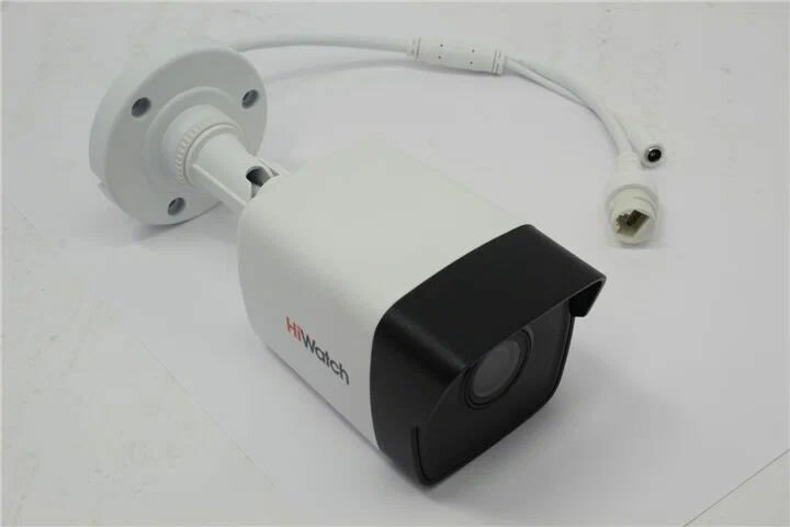 EOL HiWatch DS-I250 (4 мм) Уличная IP видеокамера