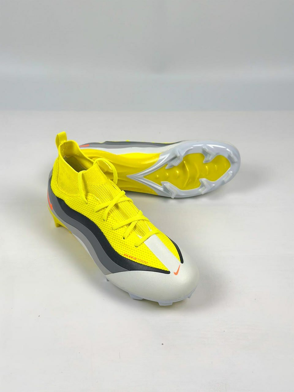 Бутсы NIKE, размер 43, желтый