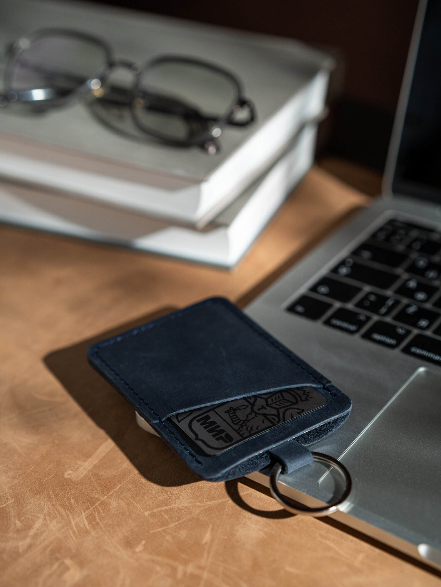 Кожаный картхолдер чехол бейдж для пропуска/Футляр для карт, проездного из натуральной кожи — фото 1