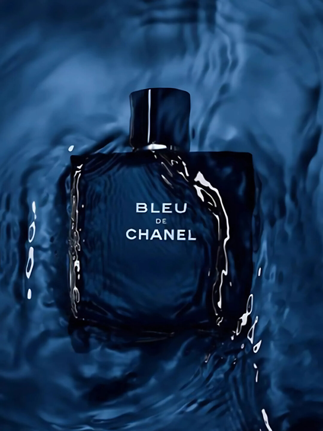 Парфюмерная вода для мужчин Bleu de Chanel, 100 мл. Парфюмерная вода для мужчин Bleu de Chanel, 100 мл — фото 1