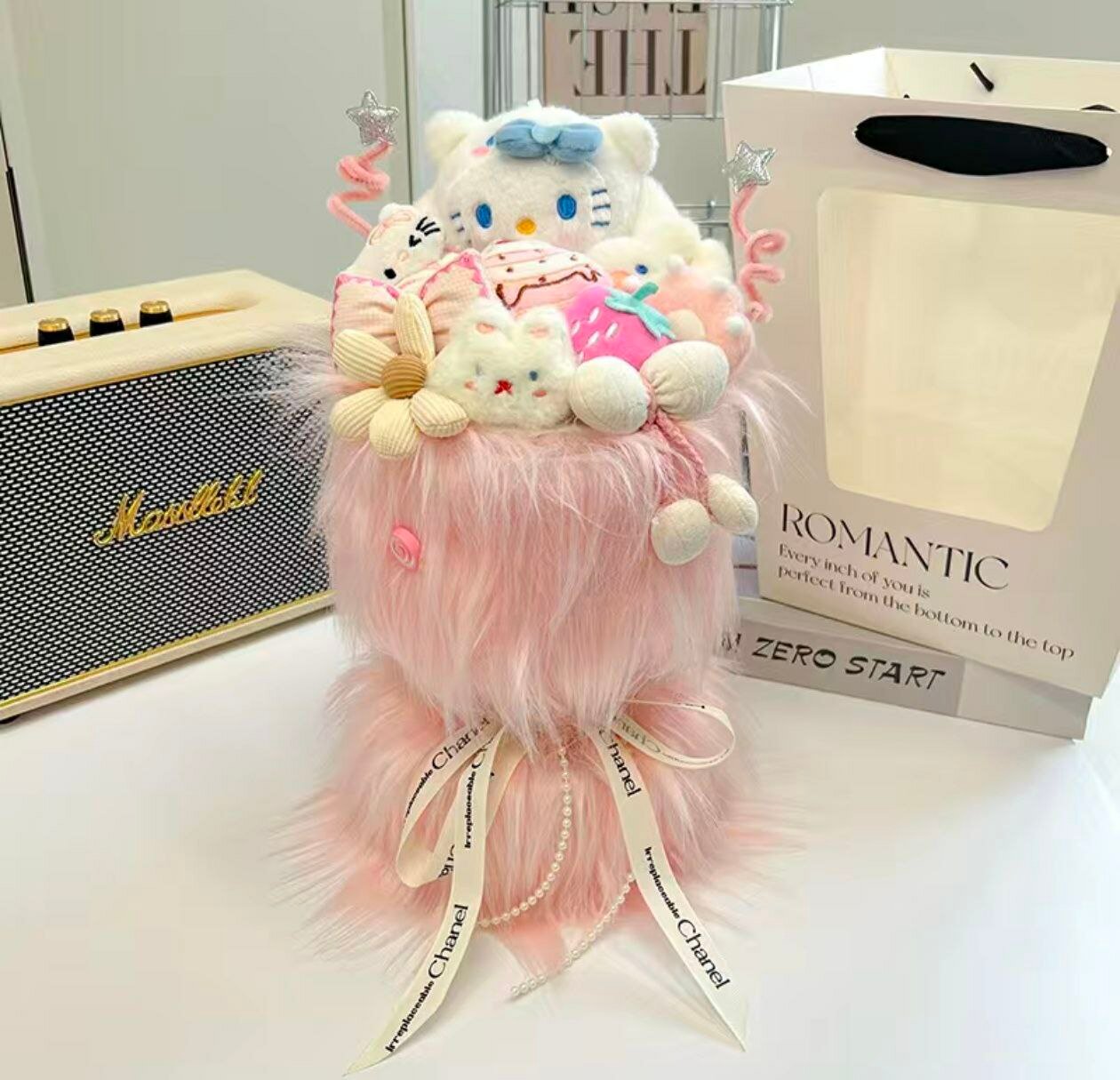 Hello Kitty uslubidagi o'yinchoqlarning yumshoq guldastasi 32sm