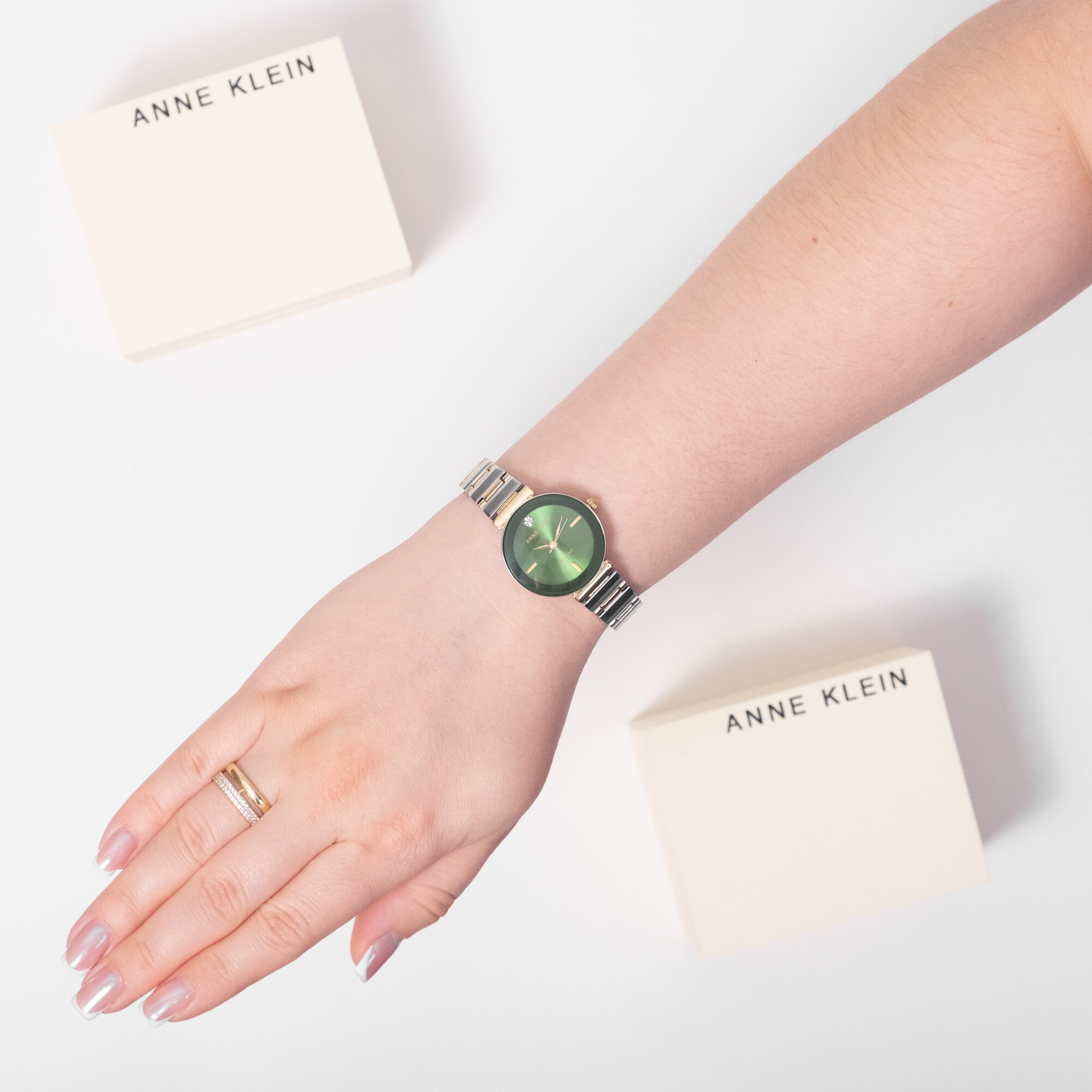 Наручные часы ANNE KLEIN Diamond, золотистый/серебристый/зеленый — фото 1