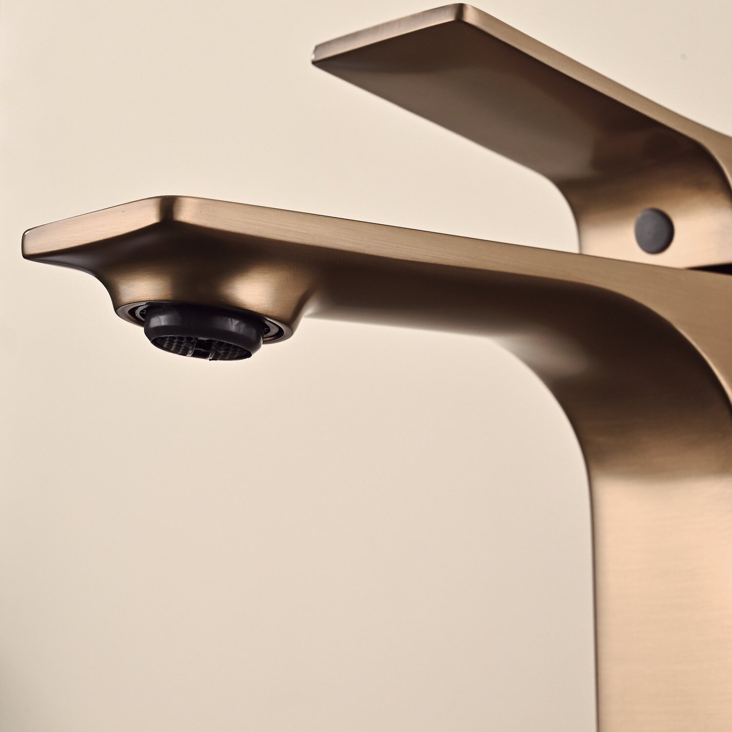 Смеситель для раковины Shevanik S6101G золотой сатин — фото 1