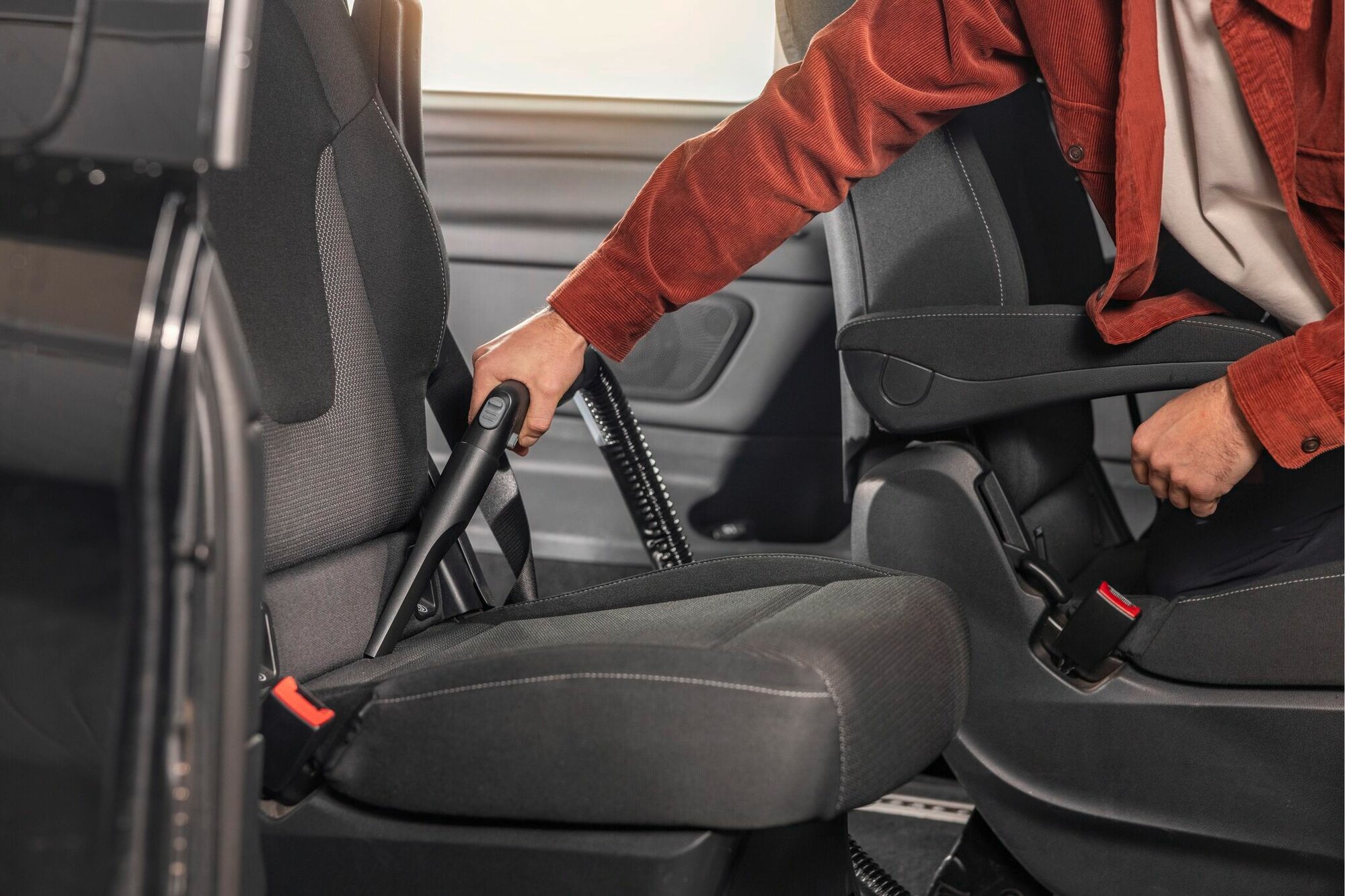Моющий пылесос Karcher SE 5 Car (1.081-231.0) для авто, текстильных поверхностей и мягкой мебели — фото 1