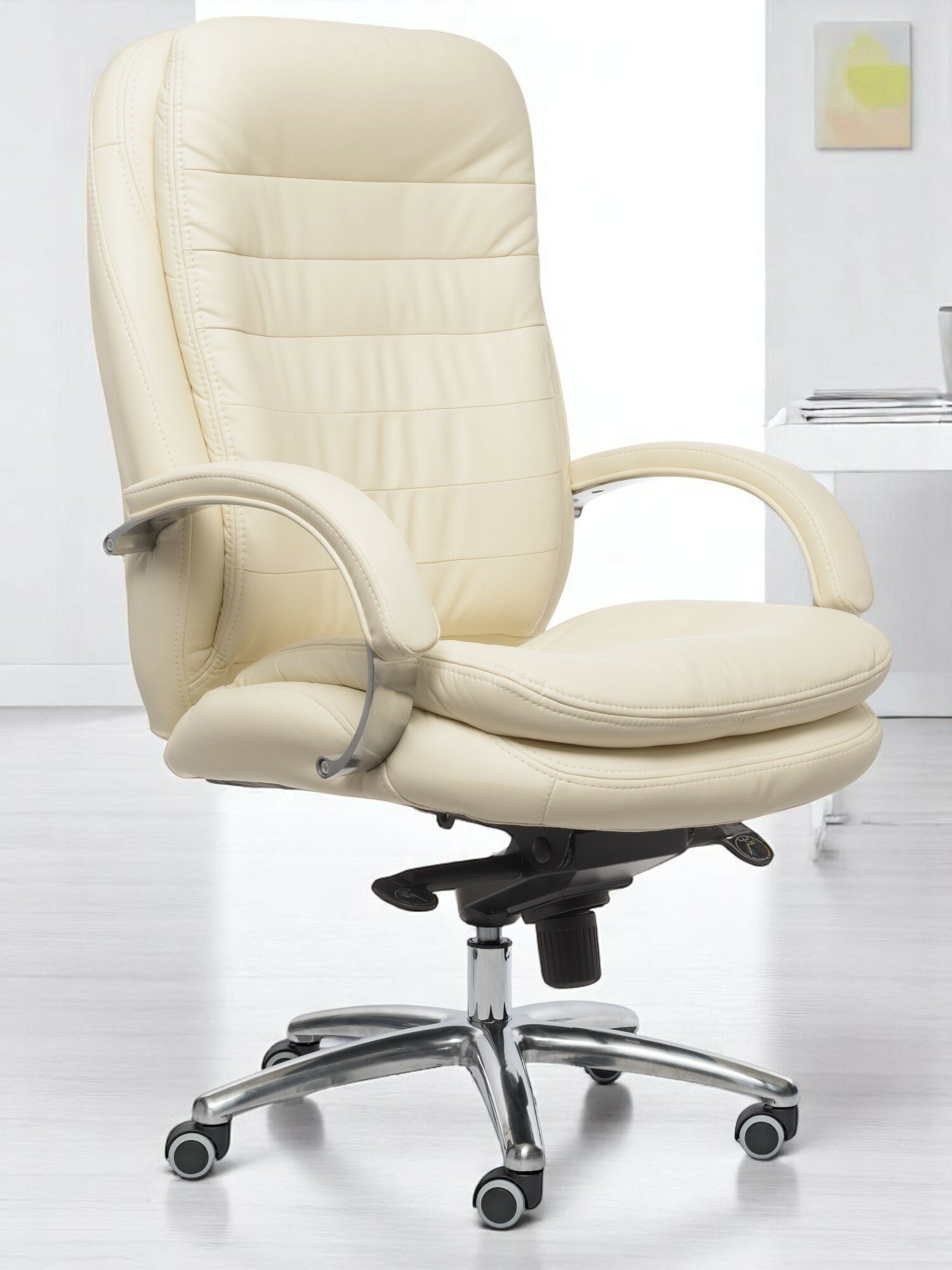 Кресло руководителя Relax офисное, обивка искусственная кожа, цвет слоновая кость