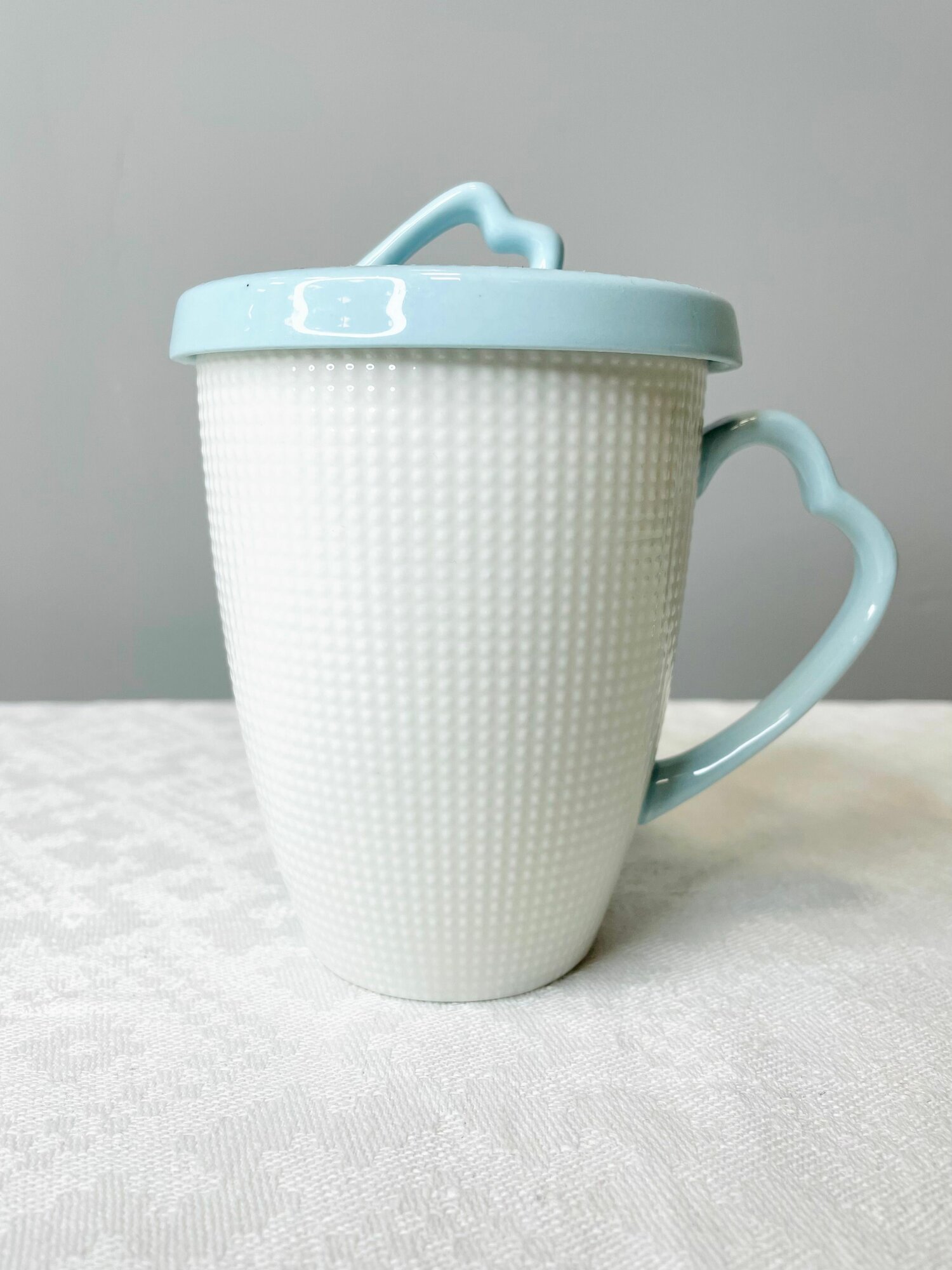 Кружка большая с крышкой "Сердце", 450 мл. рельефная, евро, голубая, удобная большая ручка, федерация