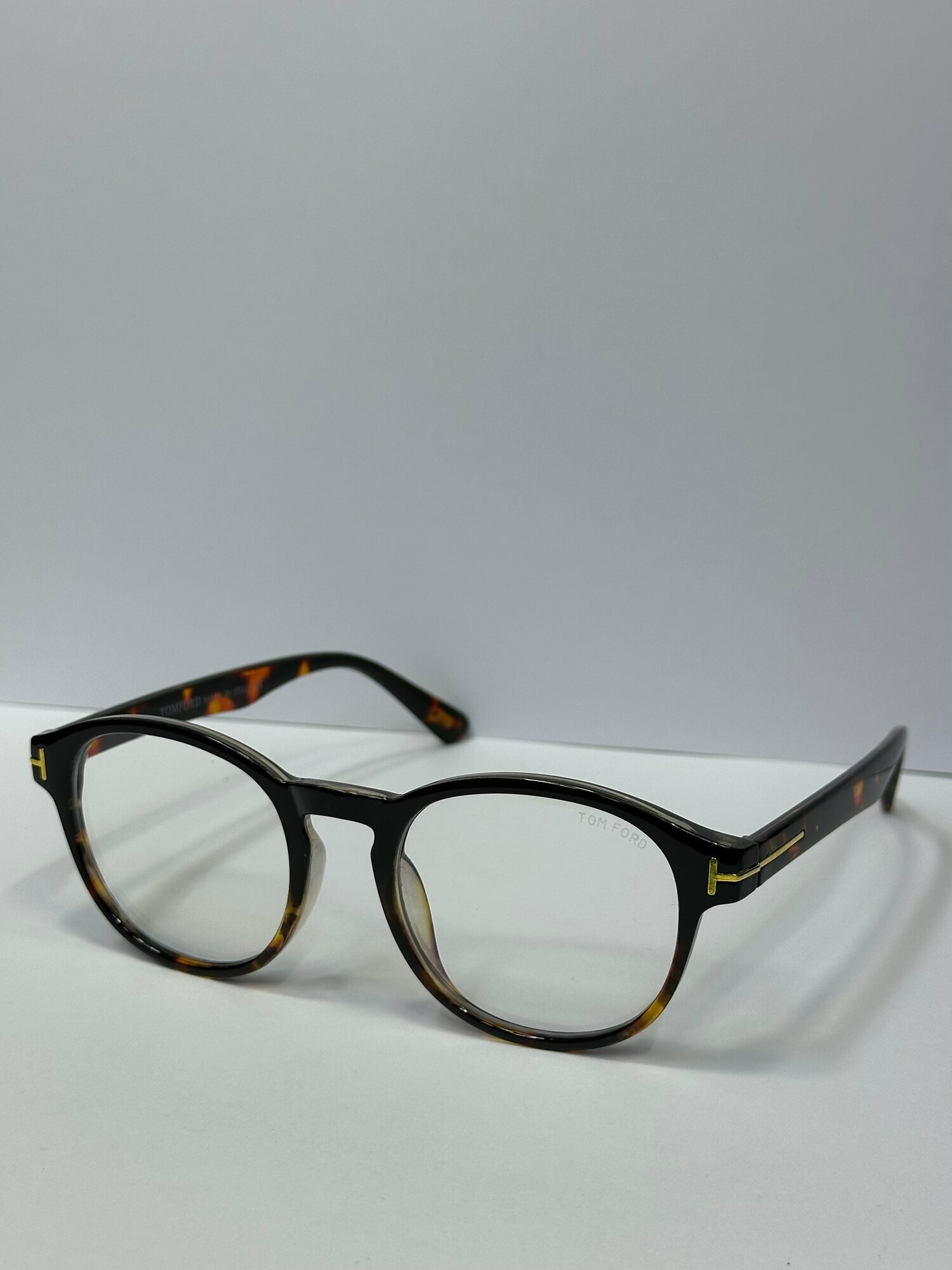 Tom Ford — сочетание элегантности, качества и современного дизайна.