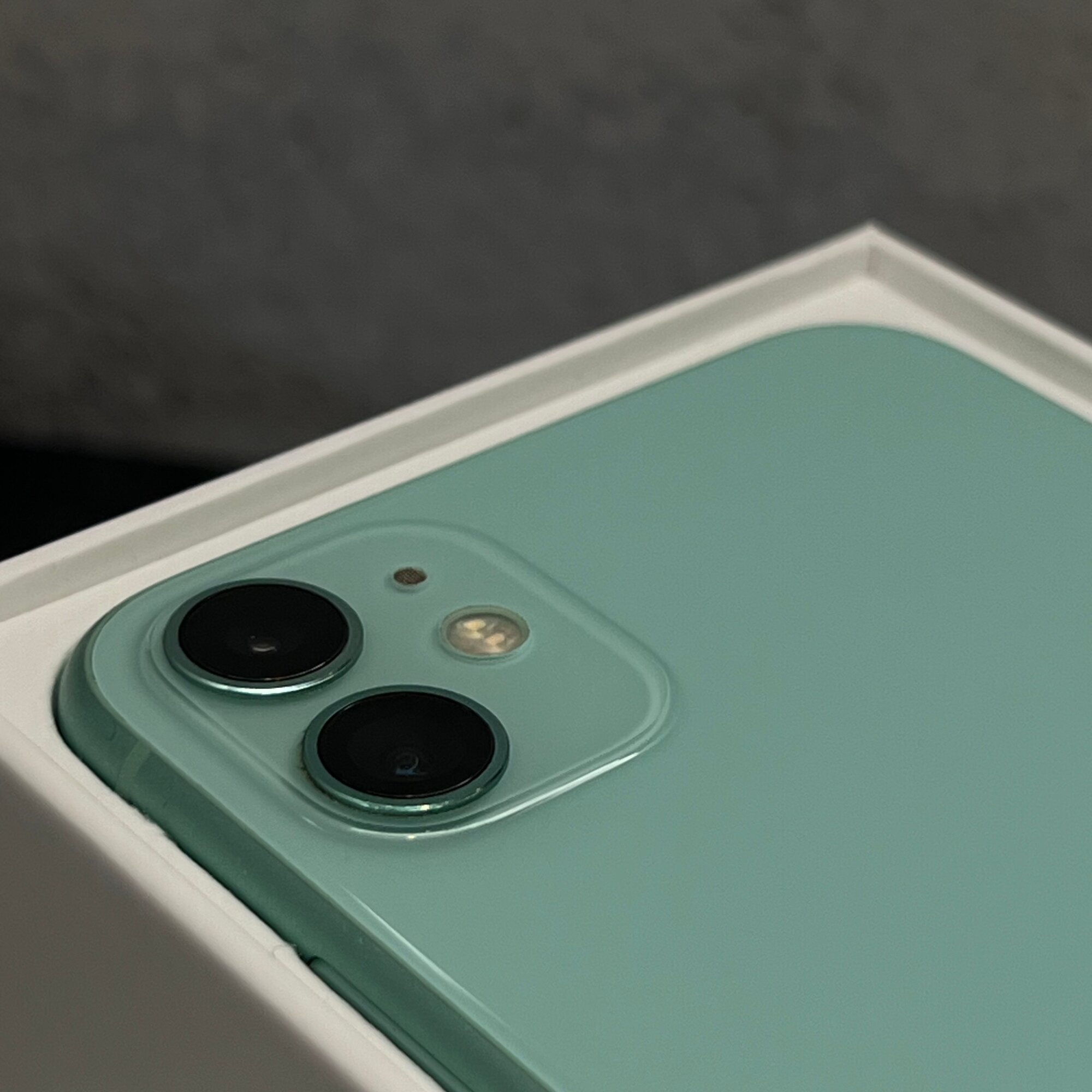 Смартфон Apple iPhone 11 128 ГБ, Dual: nano SIM + eSIM, зеленый — фото 1