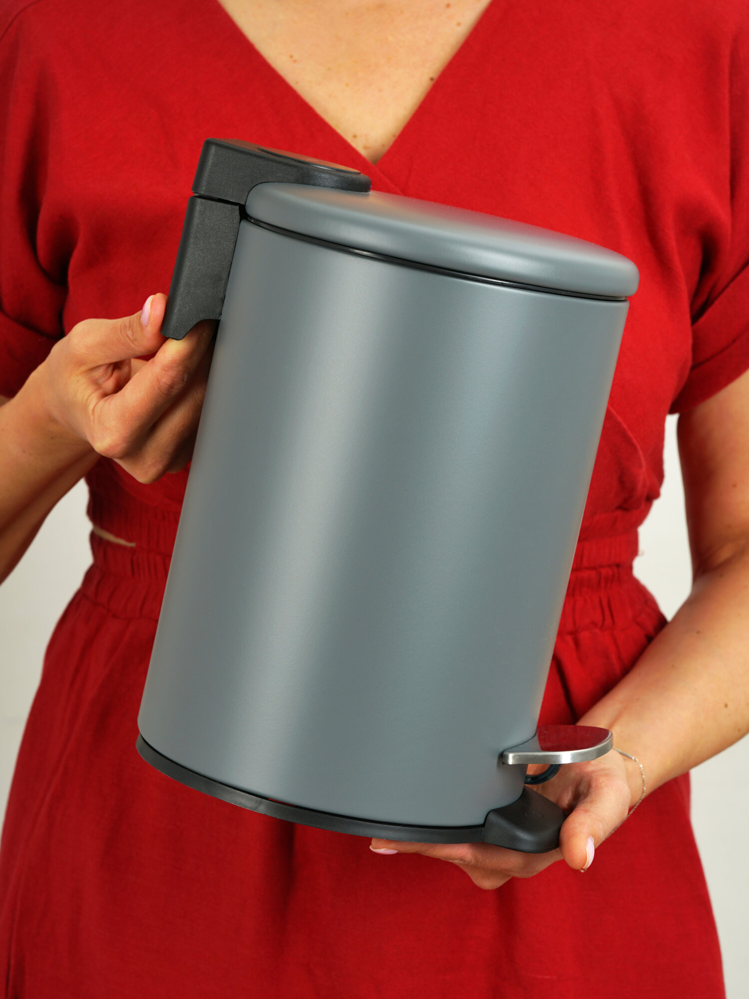 Мусорное ведро для туалета с педалью 3 л, серое, нержавеющая сталь — фото 1