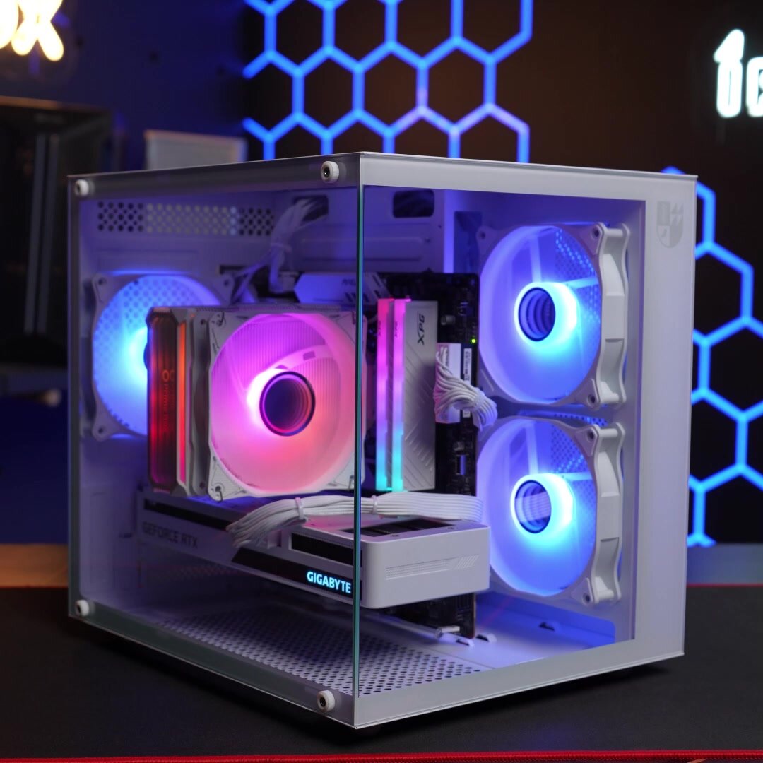 Корпус Invader Q3S кубик + закаленное стекло, Micro-ATX, Mini-ITX — фото 1