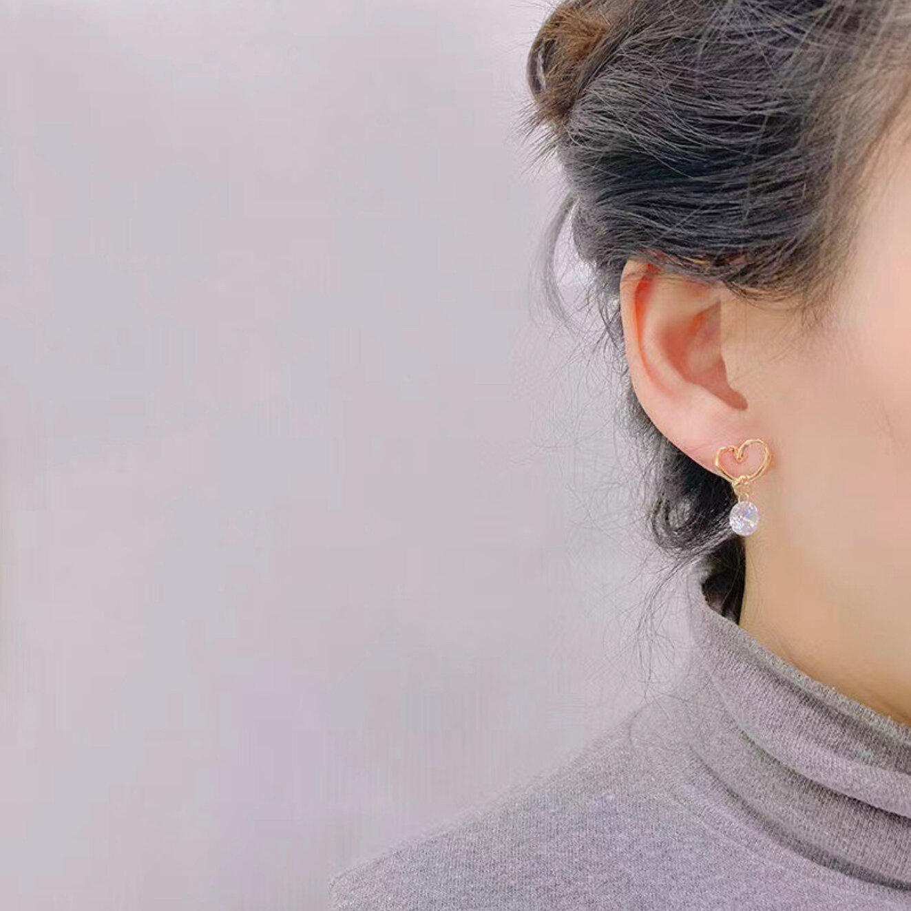 Серьги пусеты, с подвесками Стайл Групп, циркон, размер 18 мм, золотой — фото 1