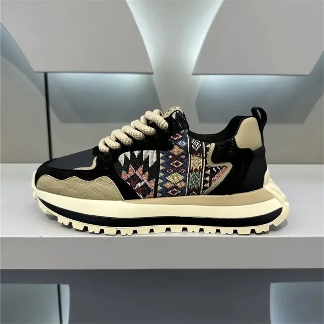 Кроссовки MOOCIE