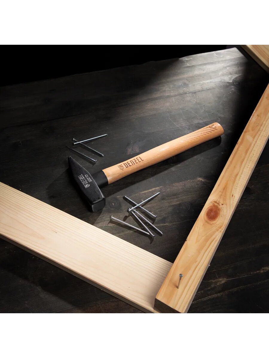 Молоток слесарный 800 г кованый квадратный DENZEL 10435