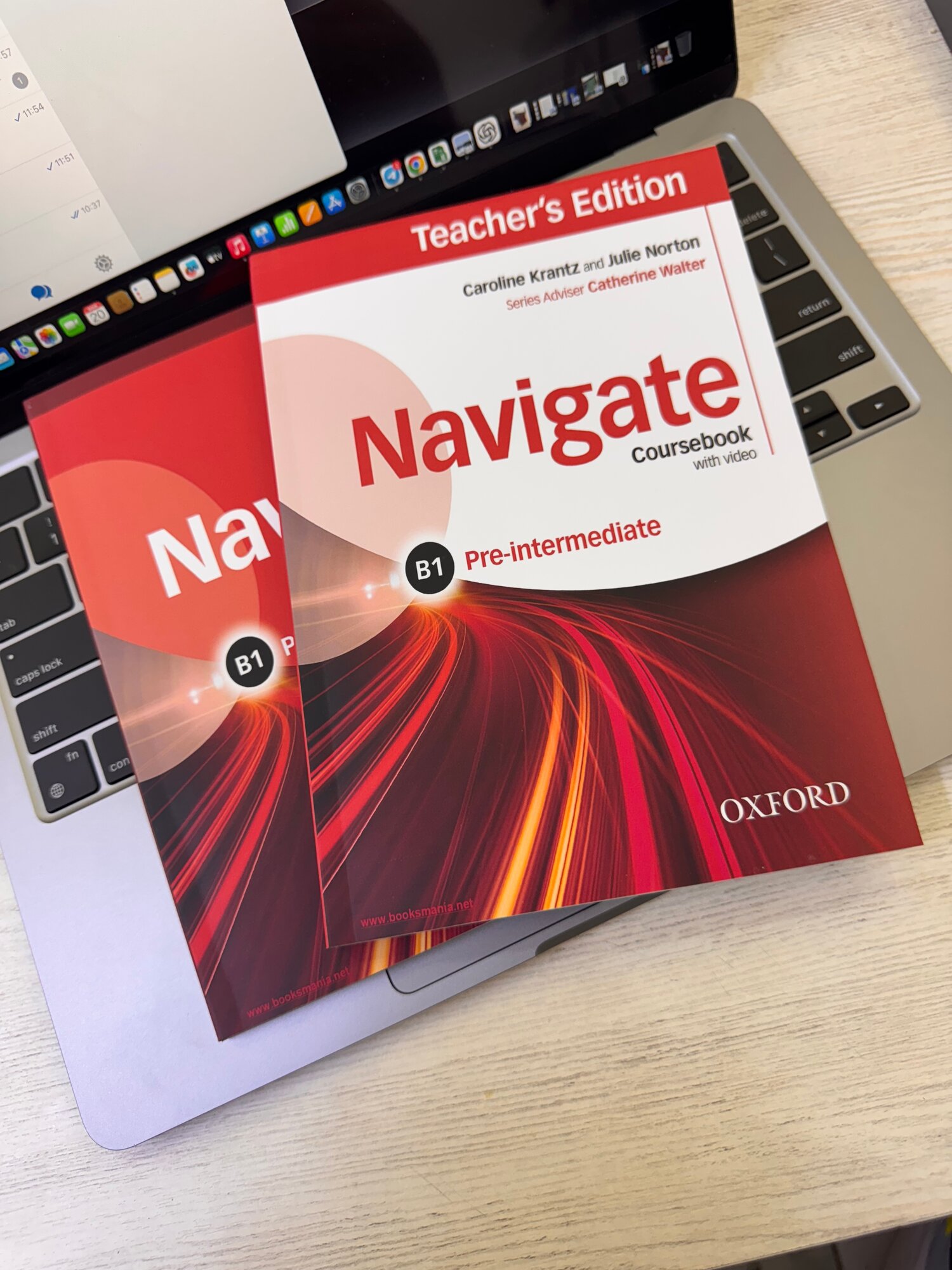 Комплект учебников OXFORD Navigate уровня Pre-intermediate B1 : учебник и рабочая тетрадь — фото 1