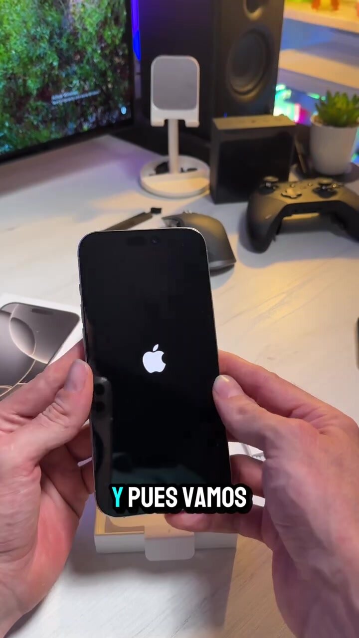 Смартфон Apple iPhone 16 Pro Max 512 ГБ (nanoSim+eSim), Natural Titanium — фото 1
