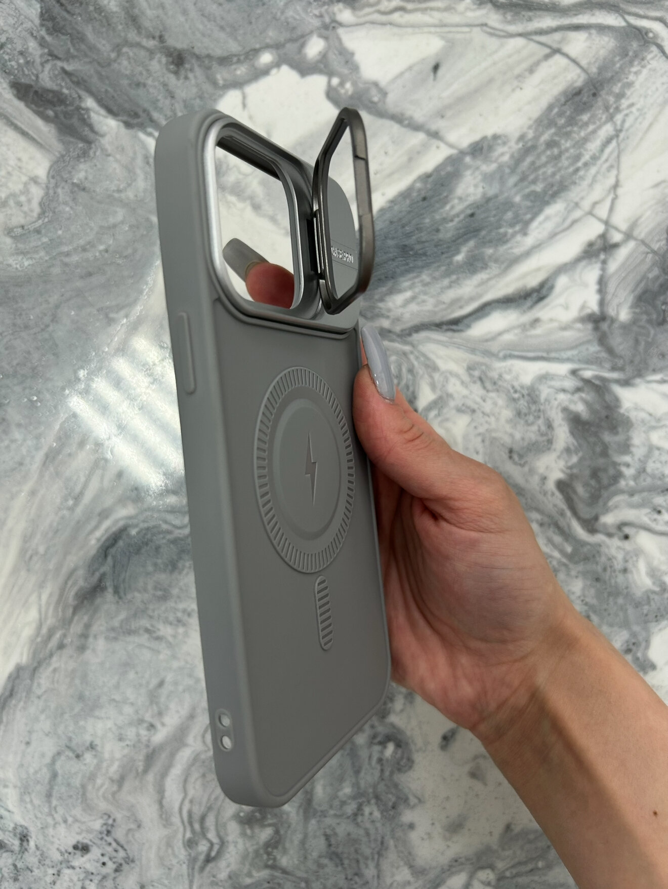 Чехол на айфон 15 про с MagSafe и подставкой серый - Чехол iPhone 15 Pro серый — фото 1
