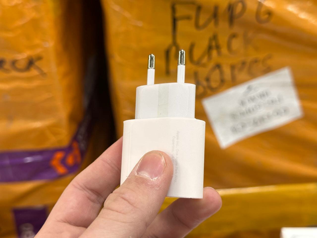 Сетевое зарядное устройство Apple Power Adapter USB-C 20W MHJE3Z
