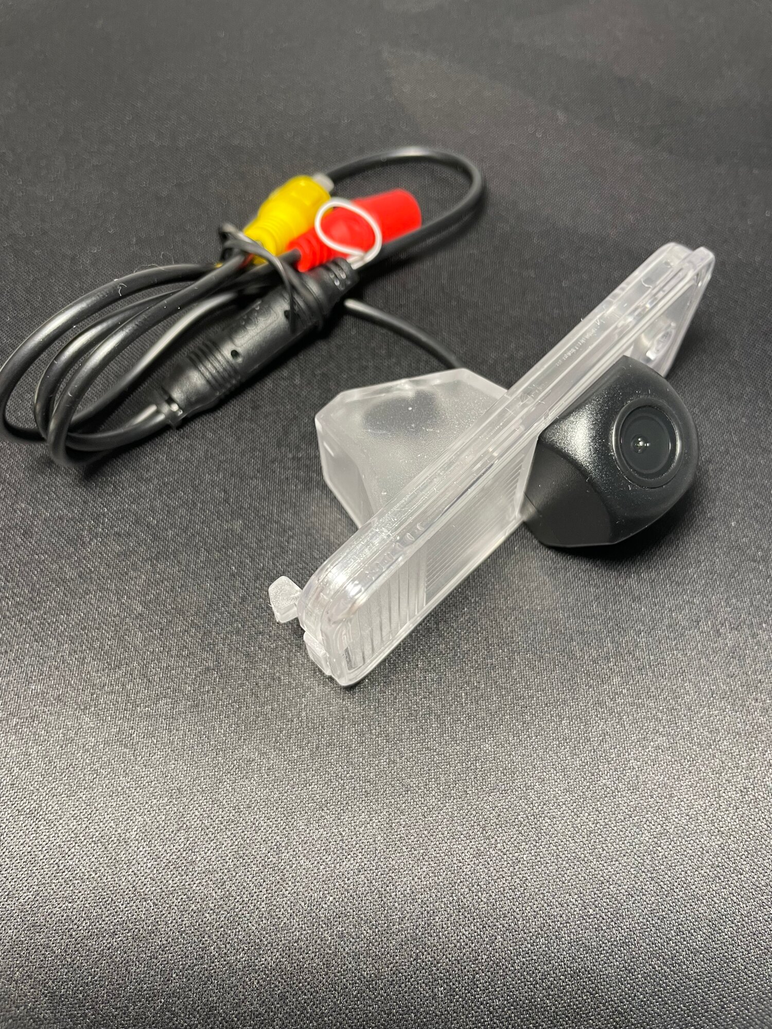 Картинки Камера заднего вида для Hyundai Creta (2014+) / Santa Fe 2 / 3 (06-18) Разм.89мм*37мм