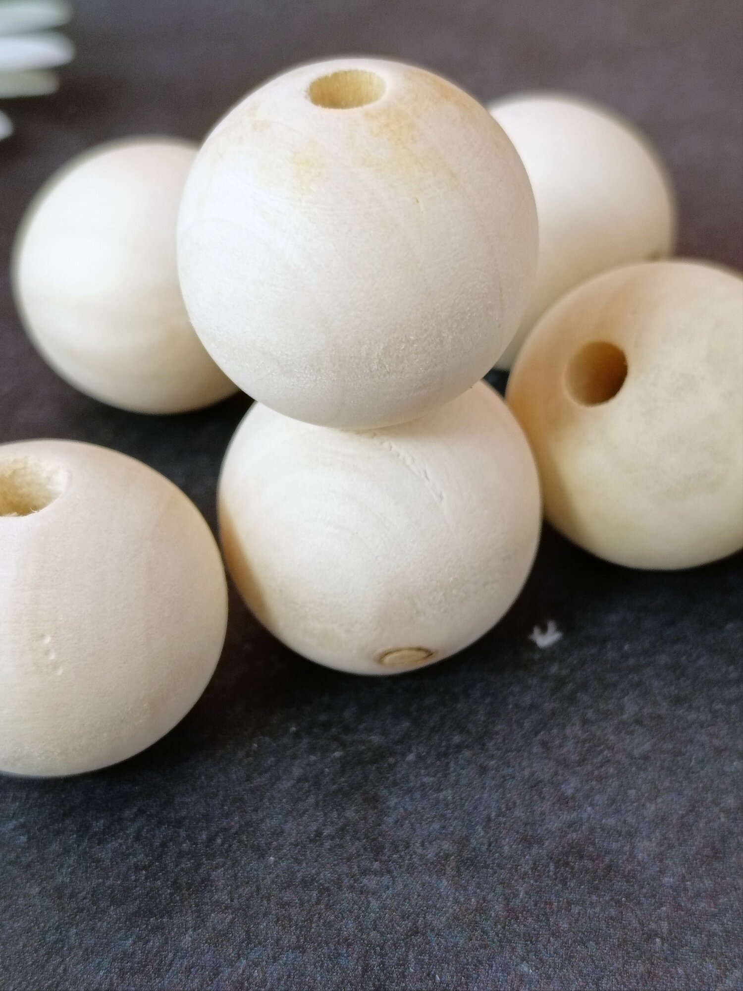 Бусины деревянные круглые для дред косичек макраме 30мм 8шт — фото 1