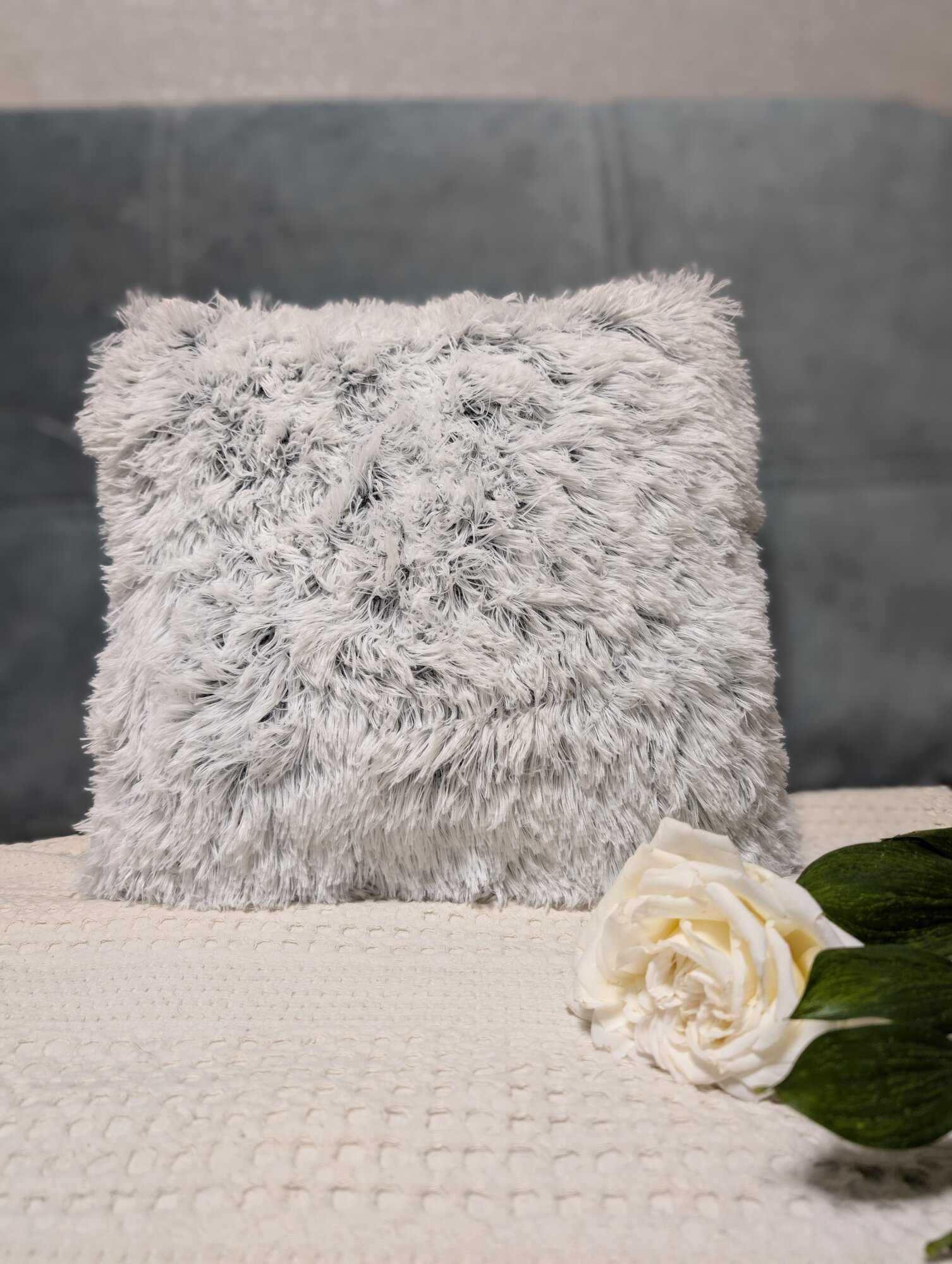 Декоративные наволочки 100% искусственный мех 40x40см по 2 штуки