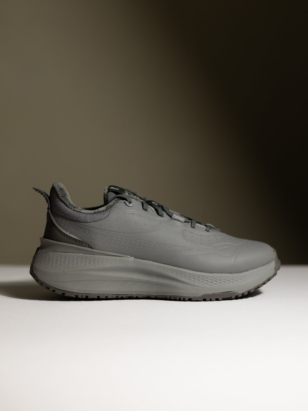 Кроссовки 999