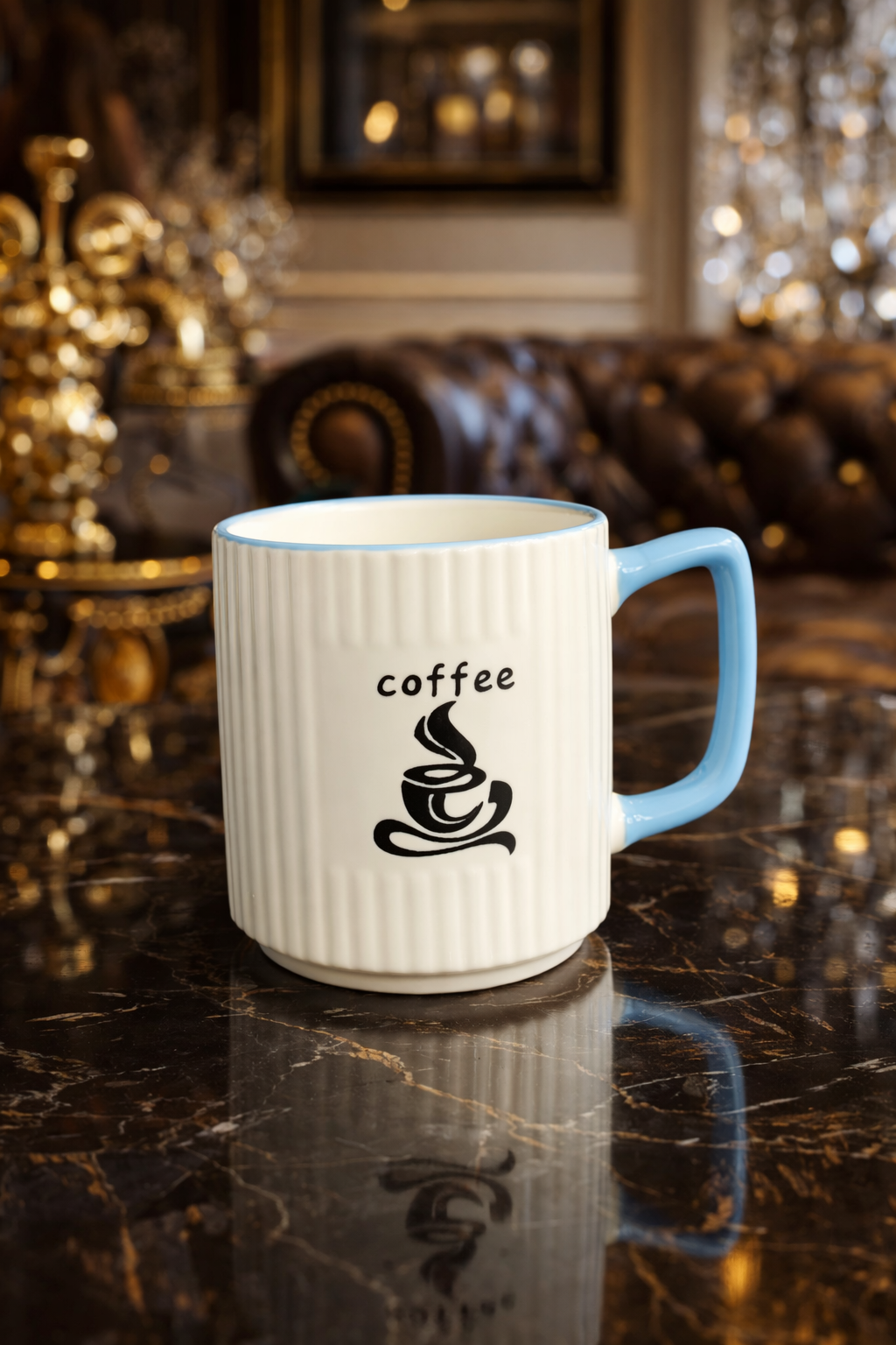 Кружка с синий ручкой и прочным корпусом. Подходит для горячих и холодных напитков. 400мл