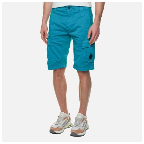 фото Мужские шорты c.p. company stretch sateen cargo garment dyed голубой, размер 46