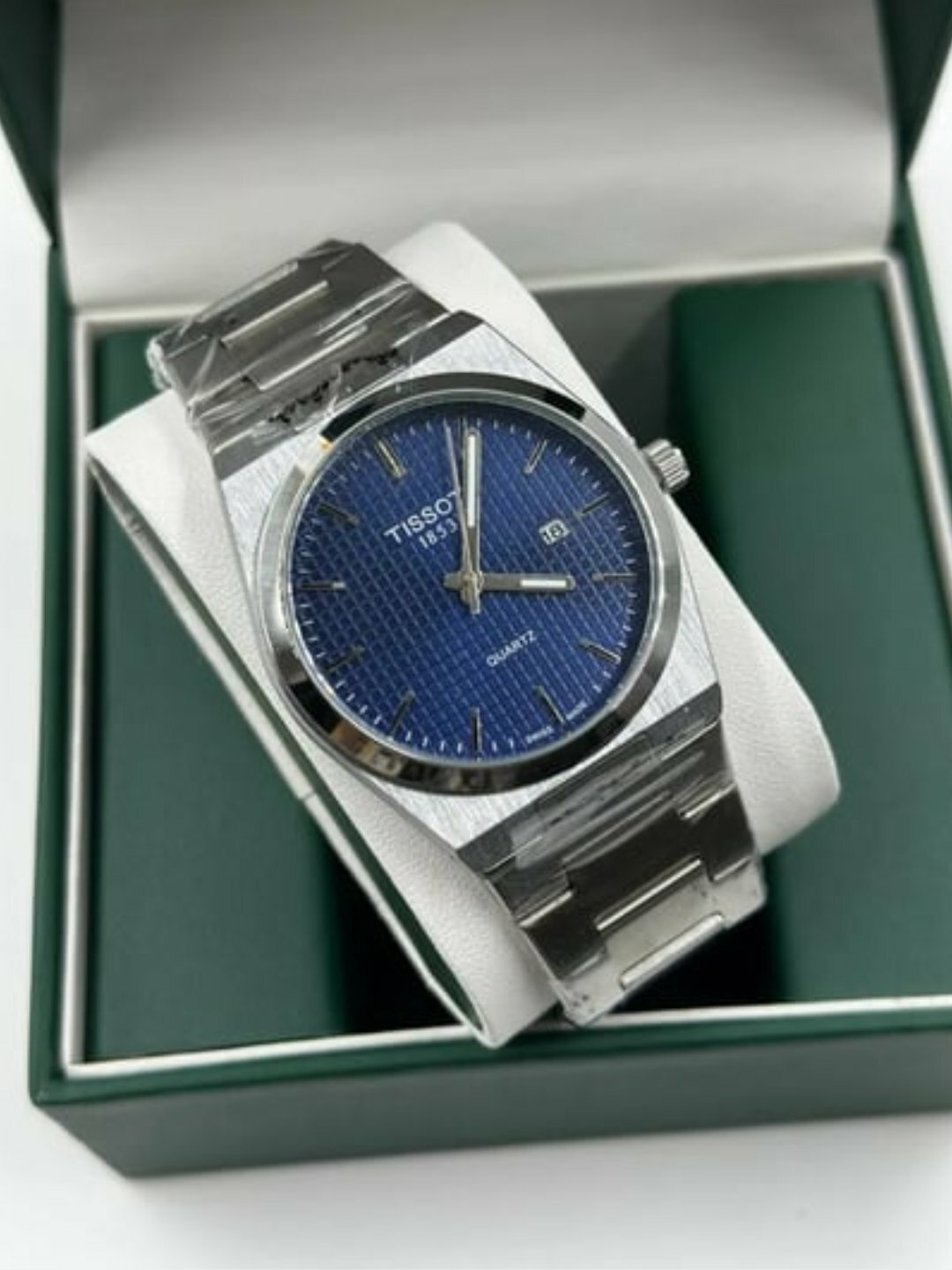 Наручные часы TISSOT Classic, темно-синий