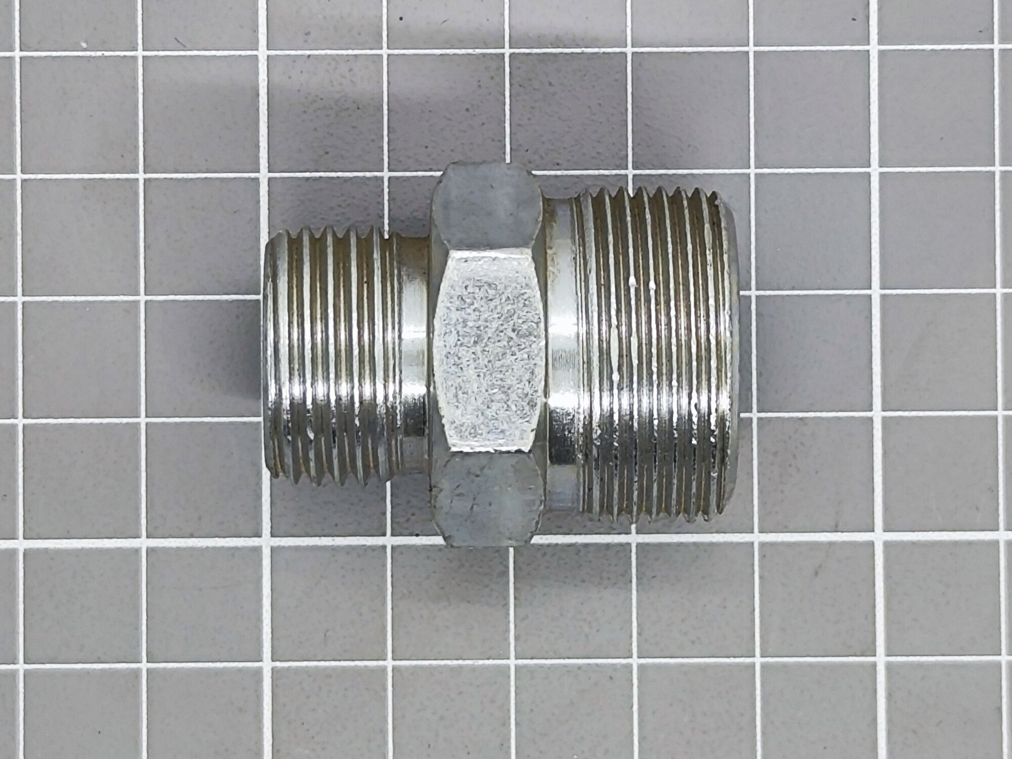 Адаптер BSP 1/2" - DK M27x1,5мм (ш-ш) переходной прямой для РВД и гидравлических систем (1 шт)