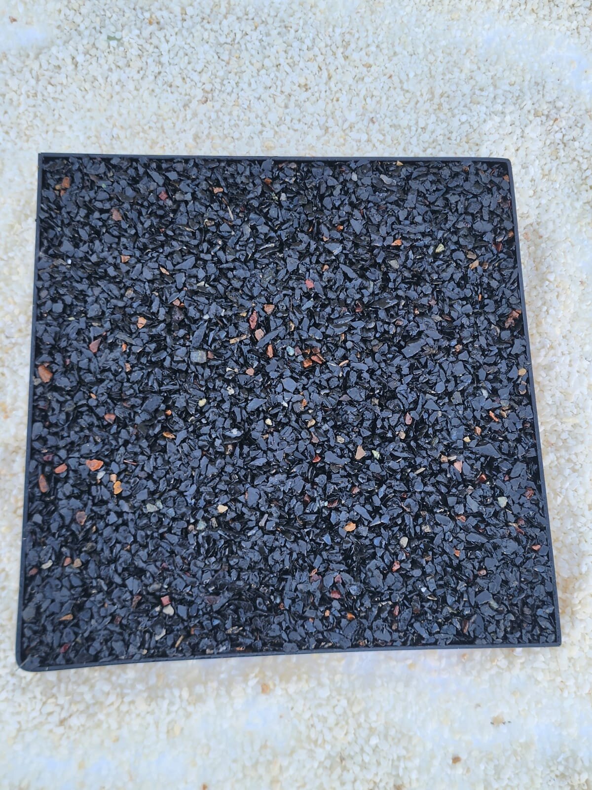 Каменный ковер. Черный сланец. фракция 3-5 мм 12кг. +клей для горизонтальной укладки