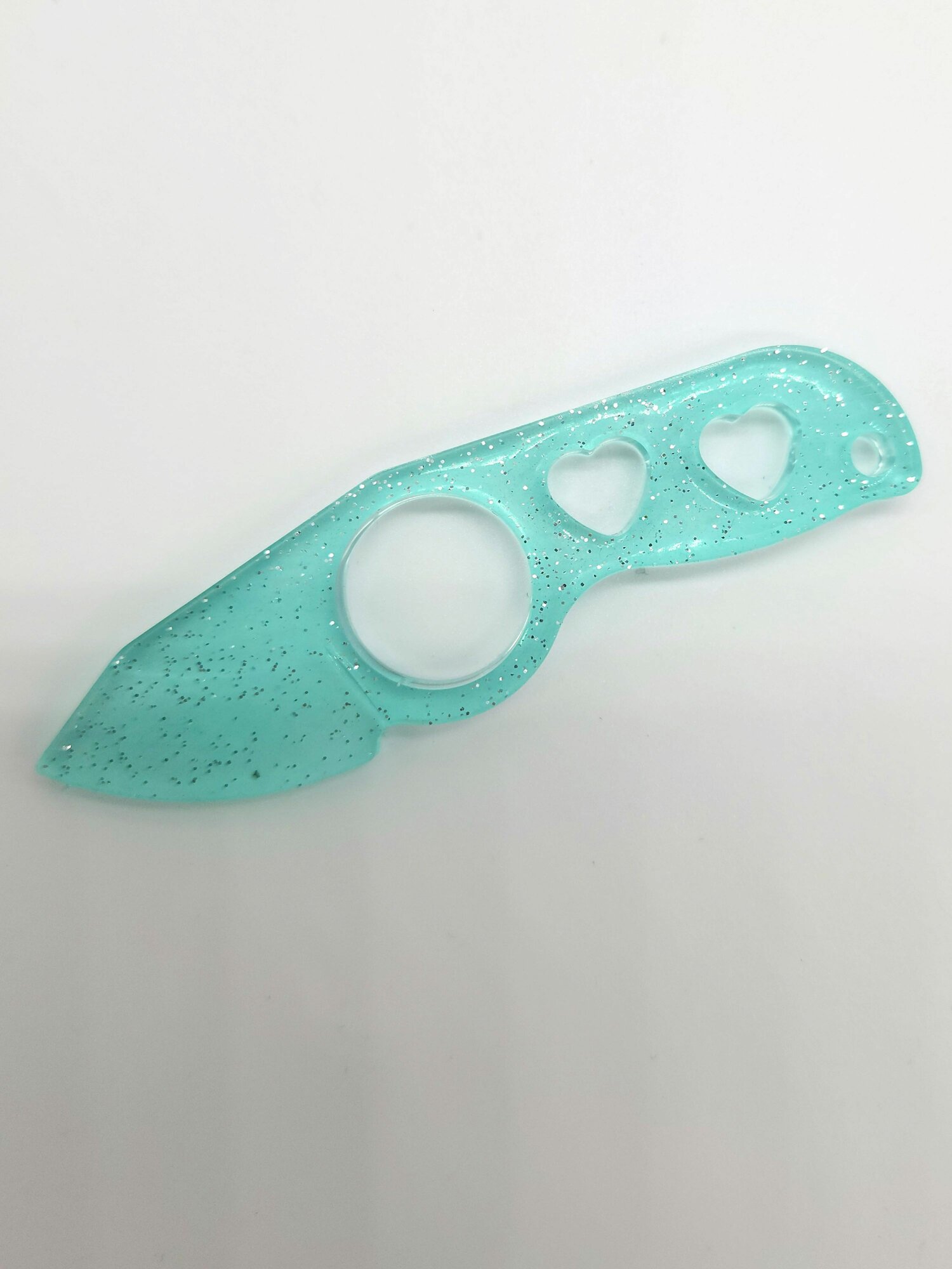 Сувенирный нож из эпоксидной смолы брелок