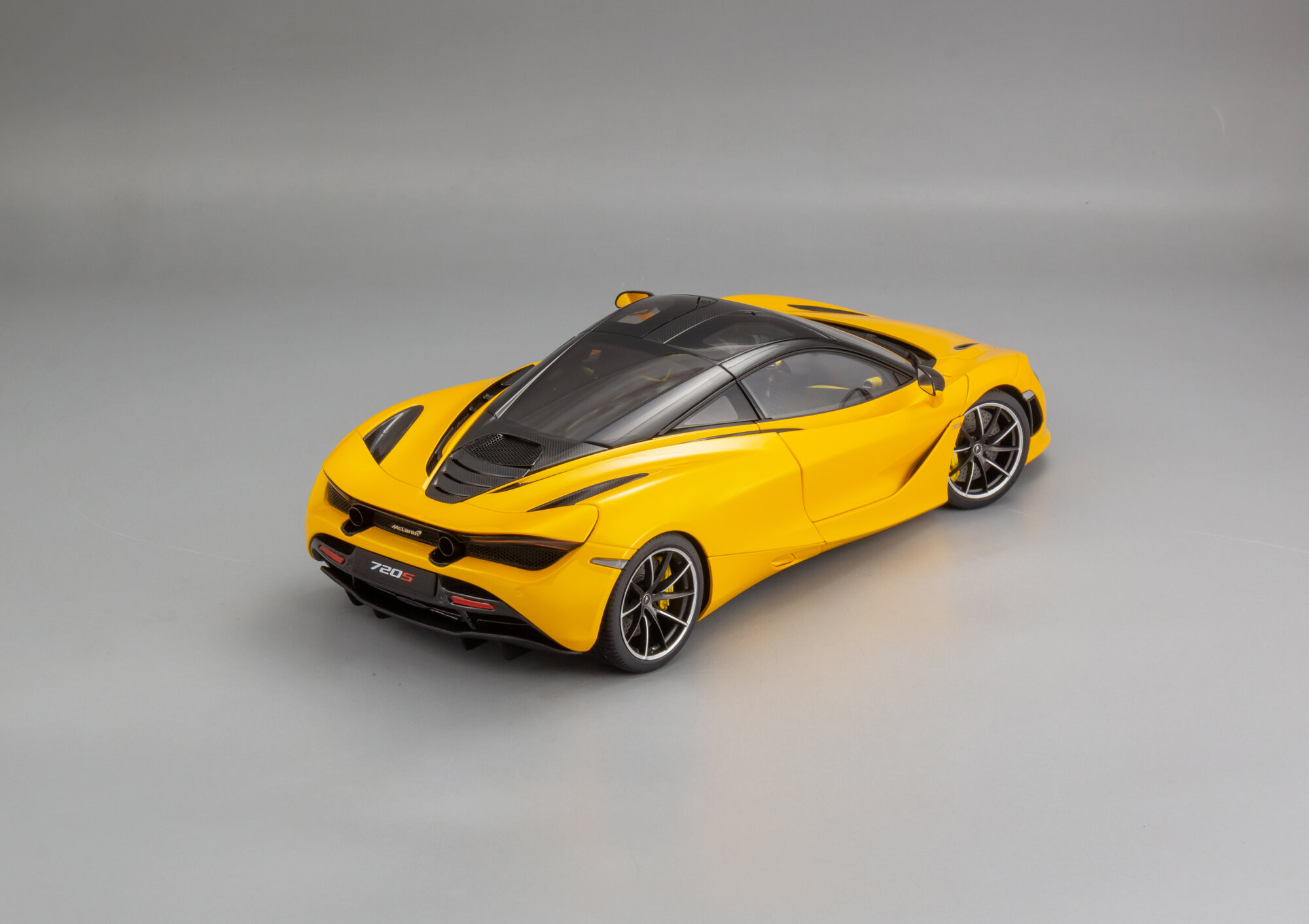 1:18 McLaren 720S, Коллекционная масштабная модель от AUTOart — фото 1