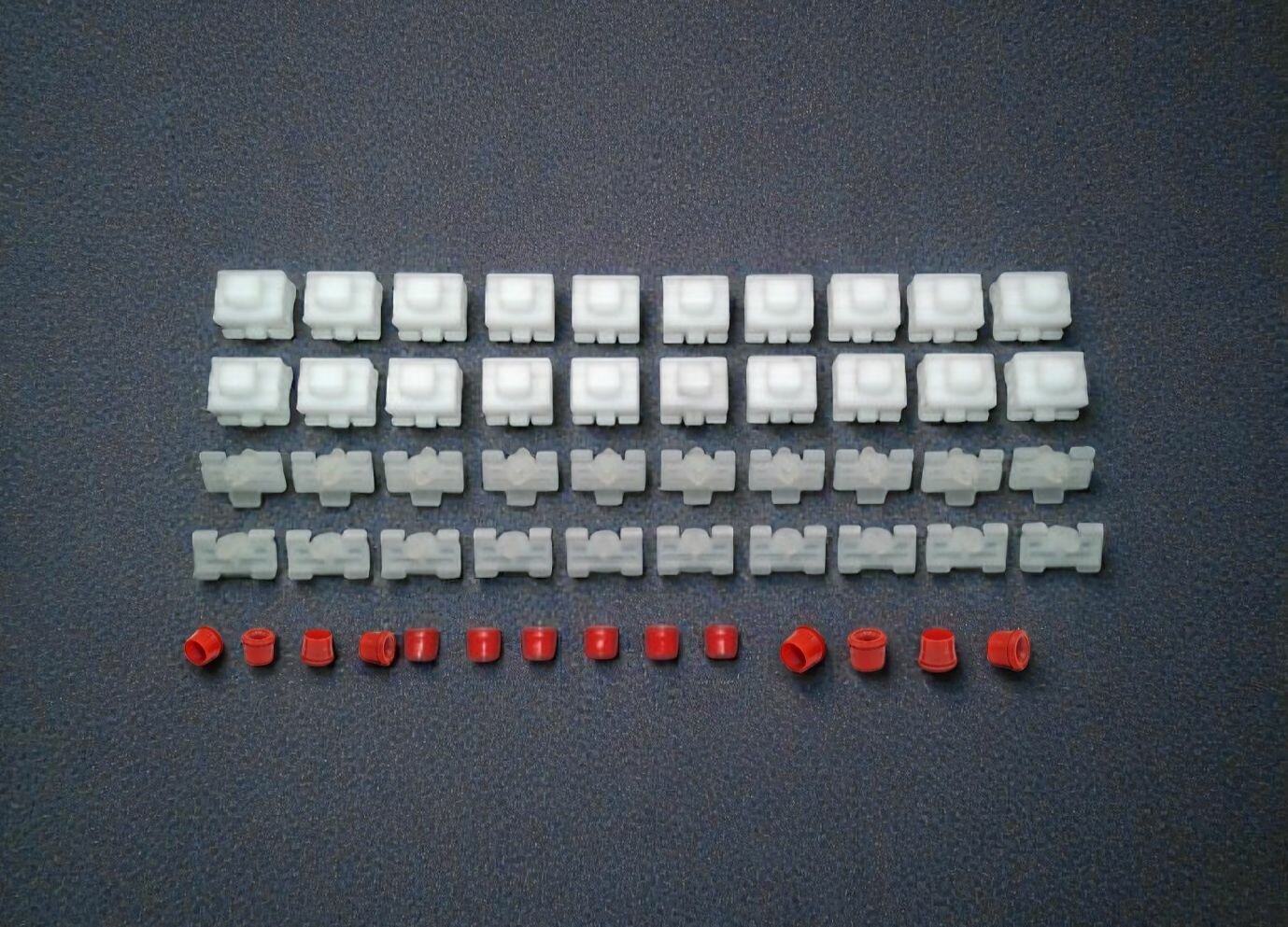 Клипчы креплений для декоративных планок Mercedes W124