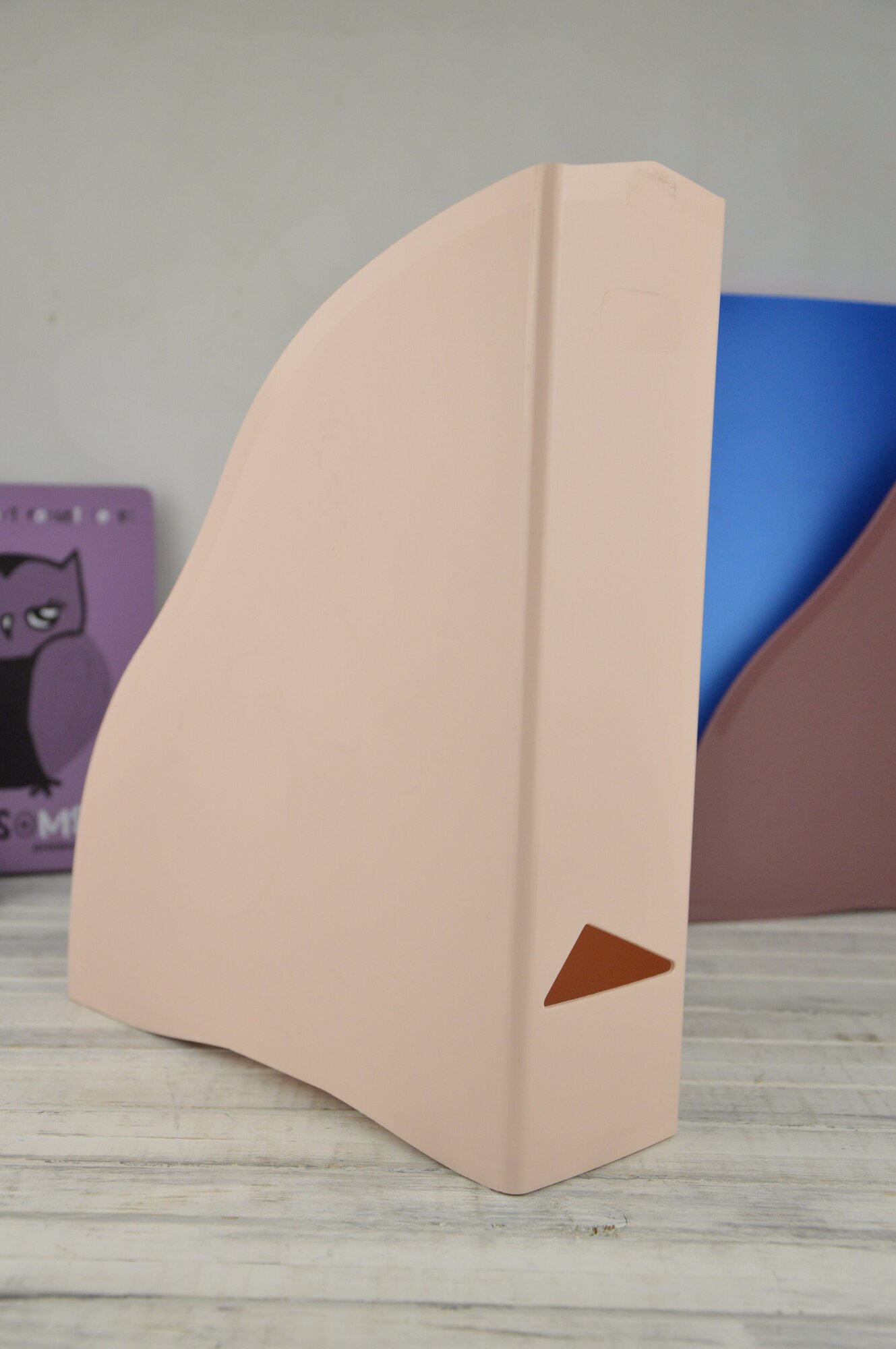 Лоток вертикальный для бумаги СТАММ Космос розовый paris - фотография № 6