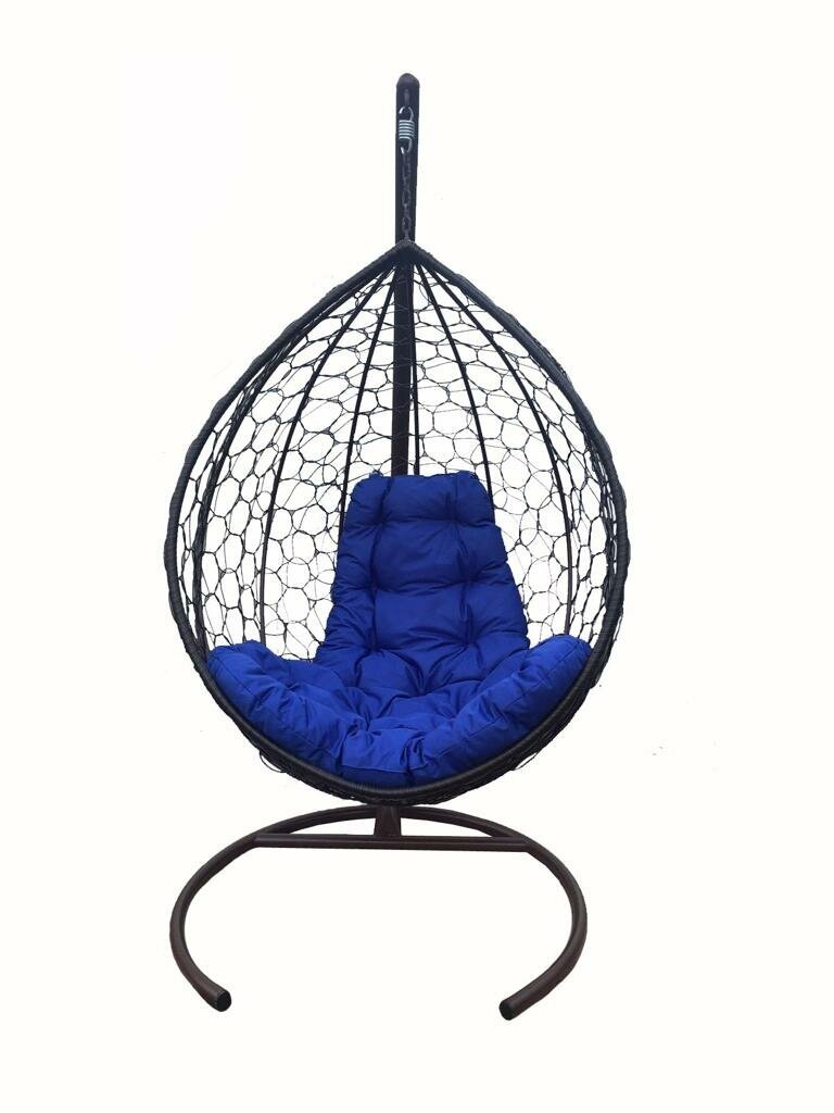Подвесное кресло кокон с ротангом коричневое, подушка синяя