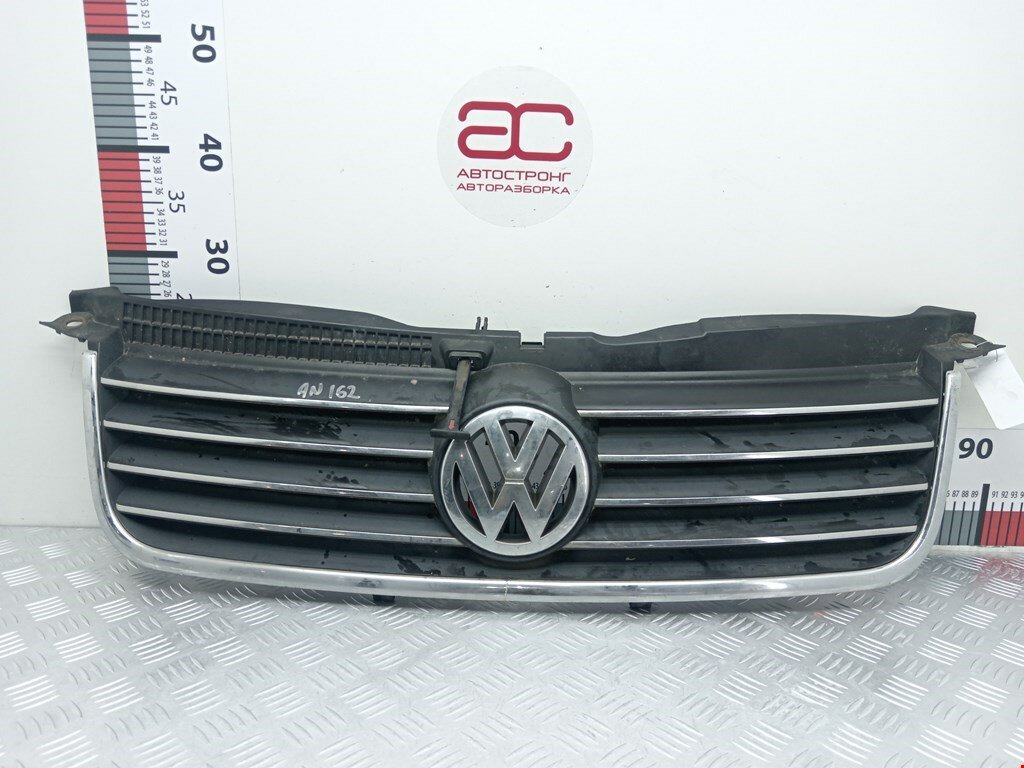 Решетка радиатора Volkswagen Passat 5 GP 3B0853651L